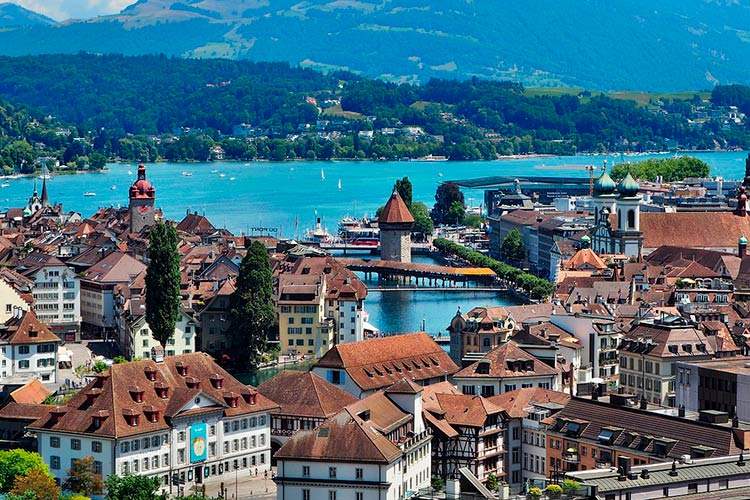 Lago-Lucerne-Suiza.jpg
